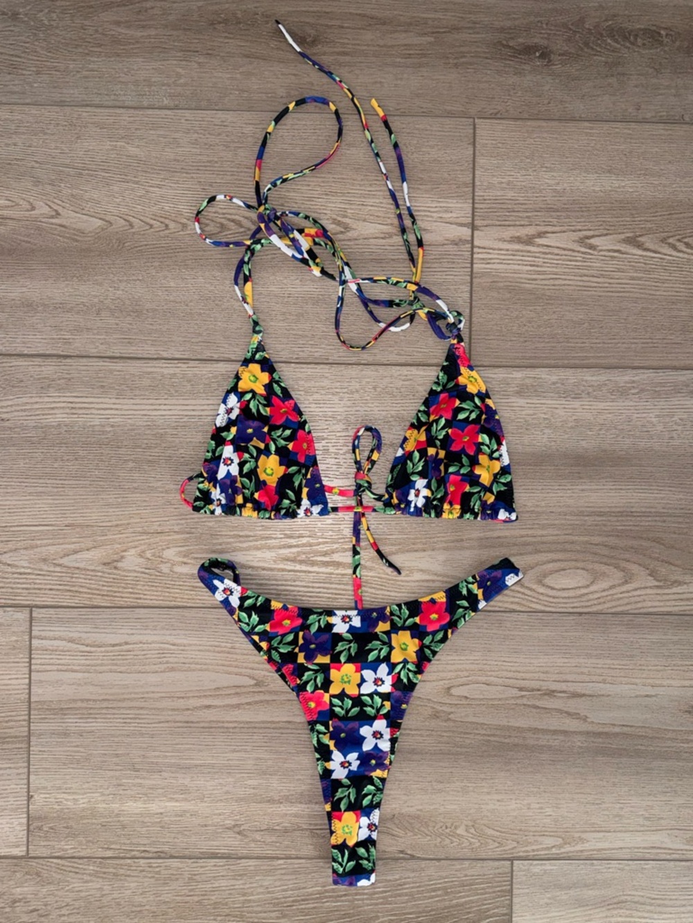 ‘Miss November’ Set
